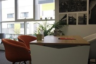 Pourquoi un créateur d'entreprise devrait considérer la location d'un bureau en centre d'affaires dans sa stratégie ? 